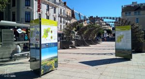 totem affichage exterieur su pieds expo itinerante Support exposition itinérante Chalon sur saone