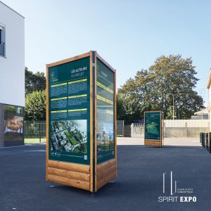 Mobilier urbain totem bois extérieur