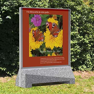 support exposition photos exterieure Granite Gaia 15.15